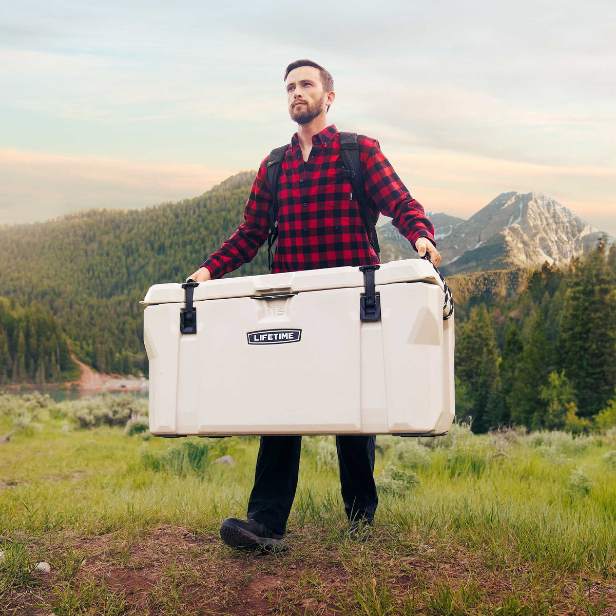 115 Quart Polyethylene Cooler Q210
