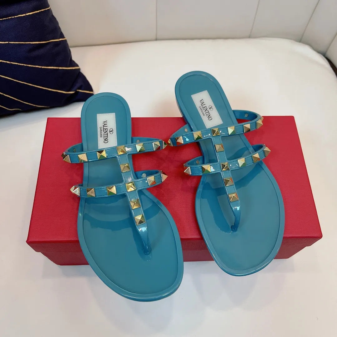 Women Slippers U759737