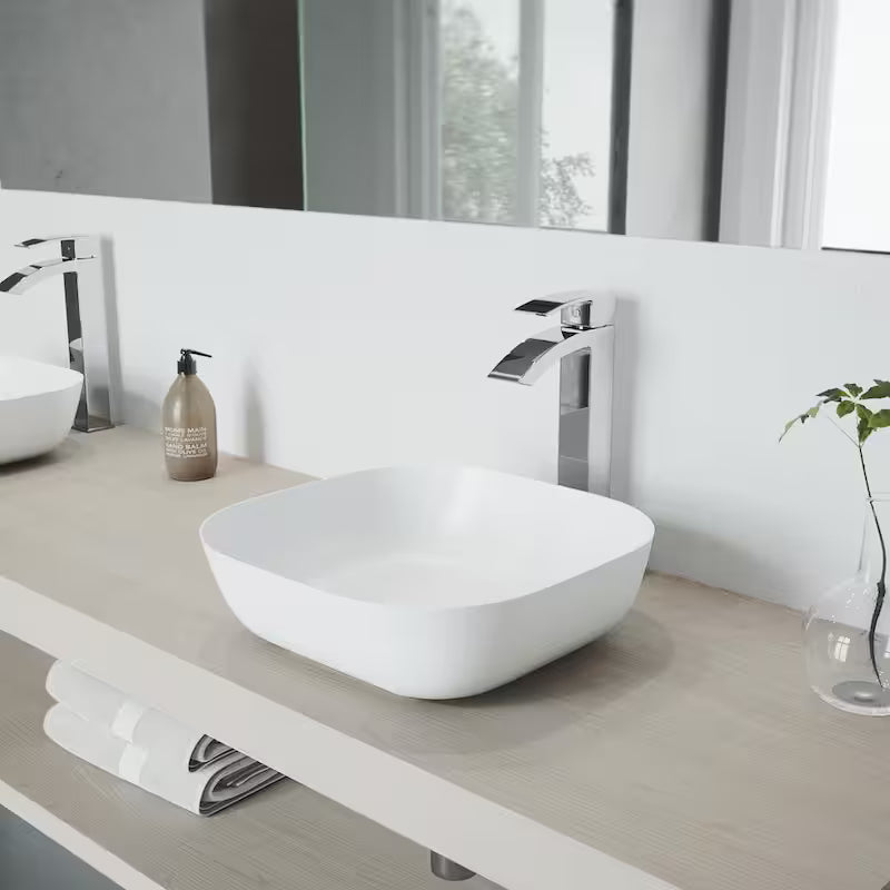 Single Handle Bathroom Vessel Faucet in Chrome R174440
