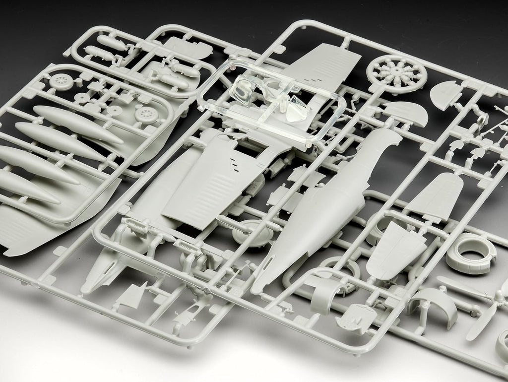 14.8 cm length 17.3 cm spanwidth F4U-4 Corsair Model Kit P480