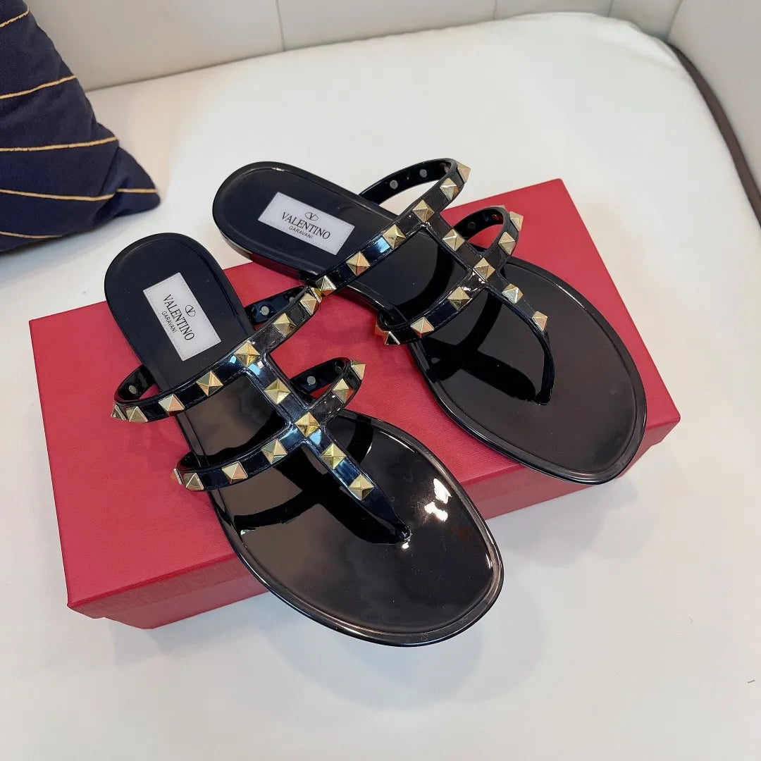 Women Slippers U759737