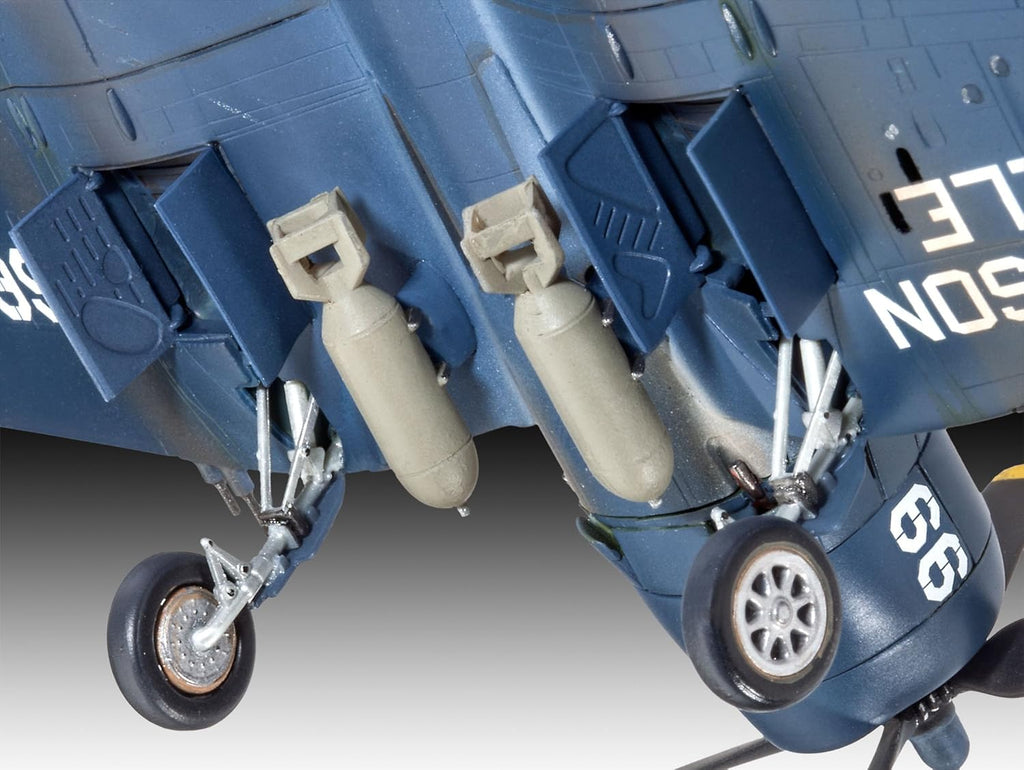 14.8 cm length 17.3 cm spanwidth F4U-4 Corsair Model Kit P480
