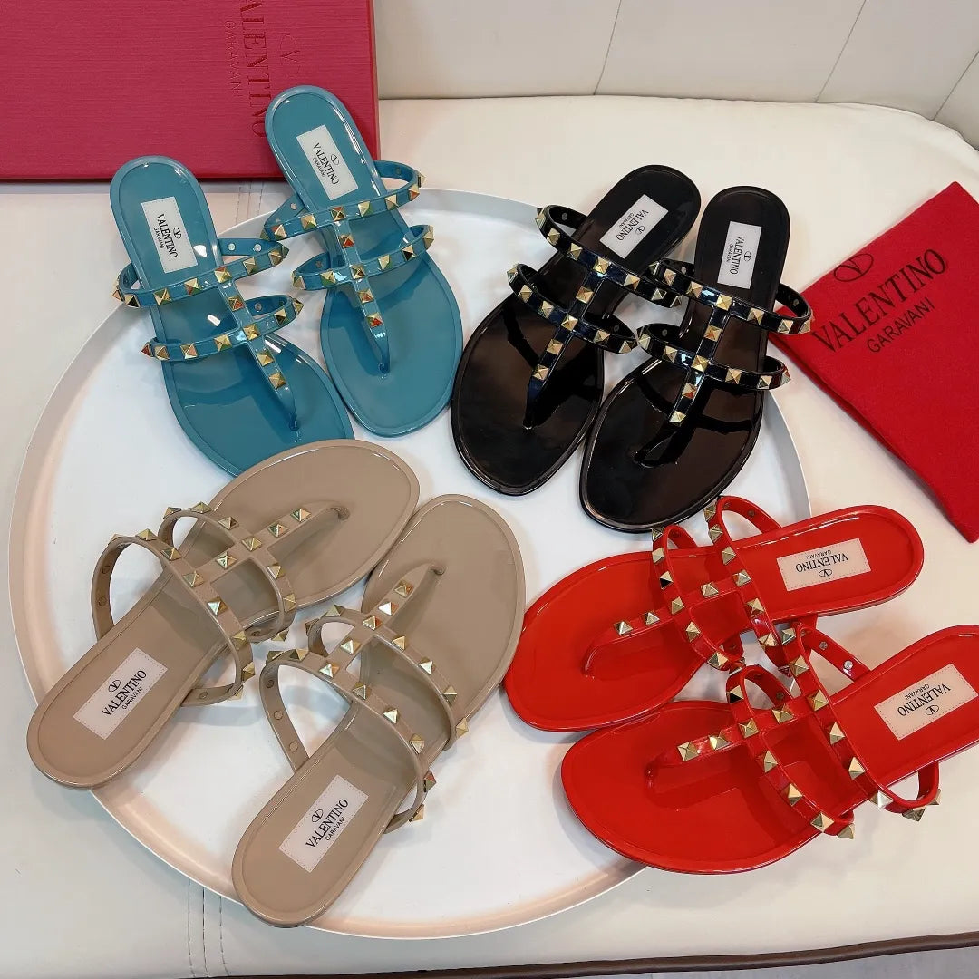 Women Slippers U759737