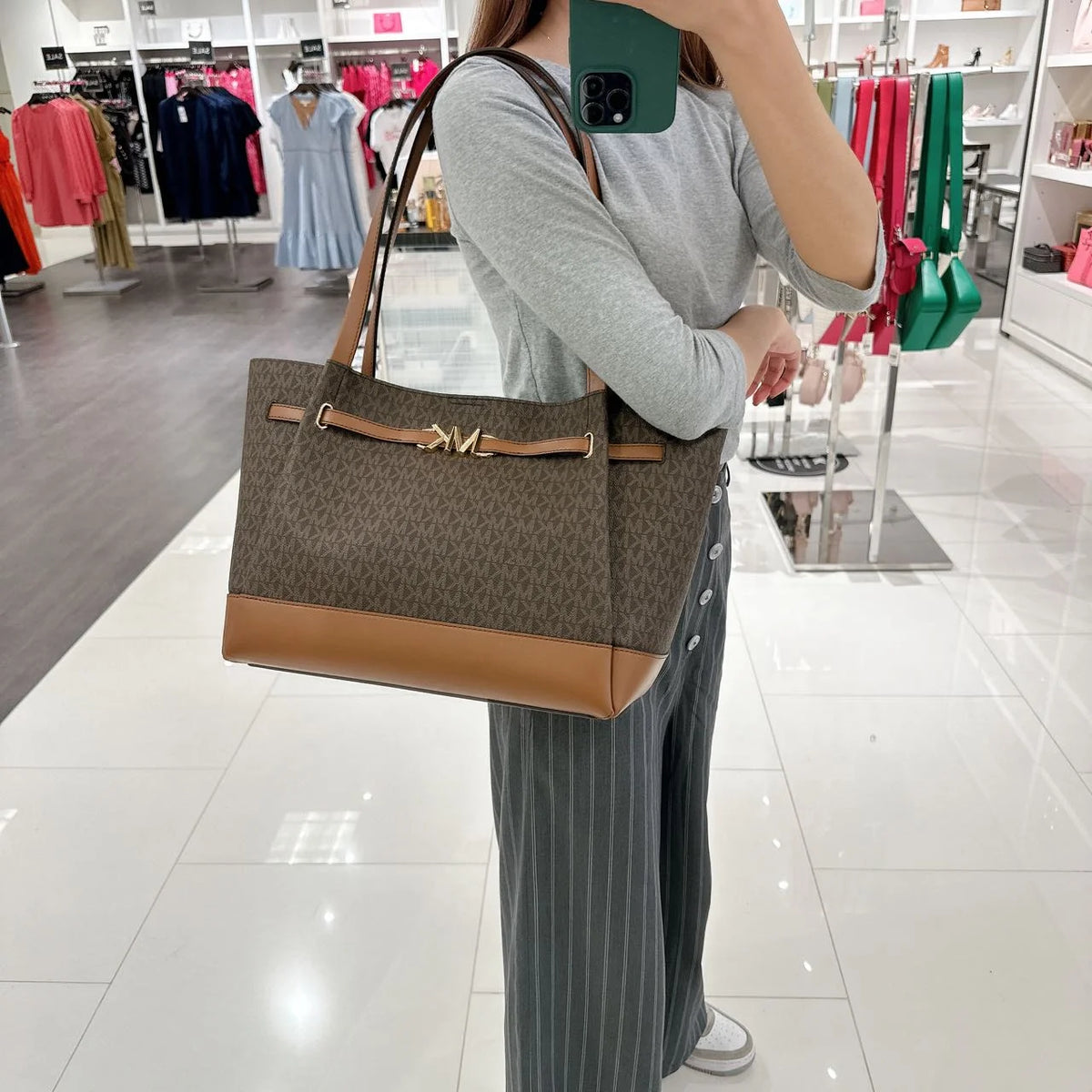 Brown Large Belted Tote R7029